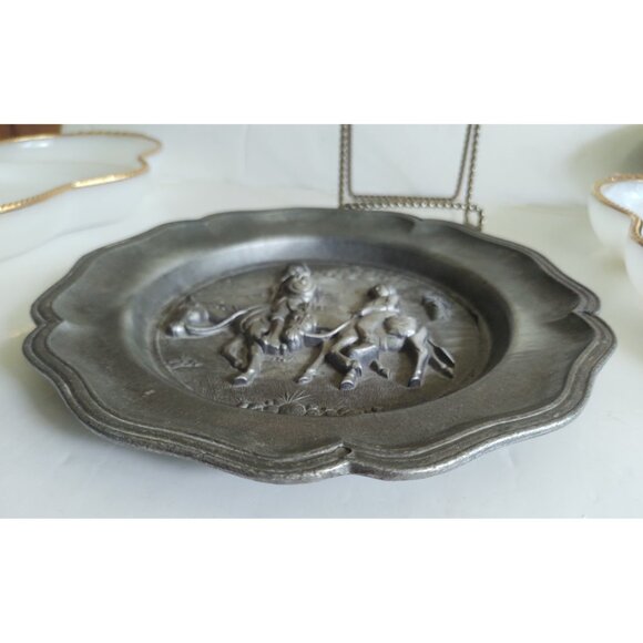 Vintage Pewter Hanging Plate Don Quijote and Sancho Panza 1960's 8 3/4" - Picture 7 of 8
